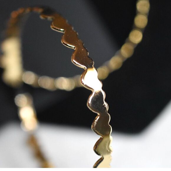 NWT Fashion Accents 3" Gold Tone Heart Hoop Spring Latch Statement Earrings - Picture 3 of 3